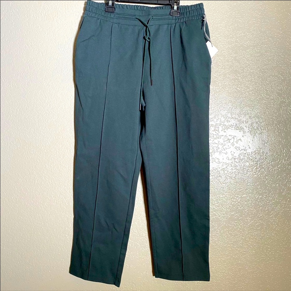 Womens medium ** green pants ** NWT